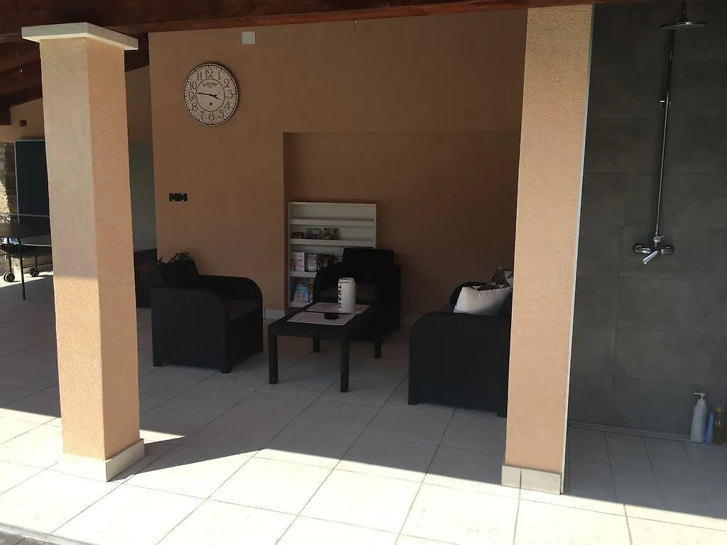 Ližnjan Apartments Ceh 0*,  קרואטיה