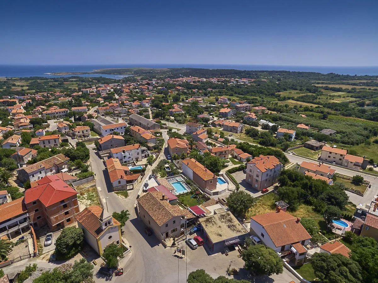 Ližnjan Apartments Ceh